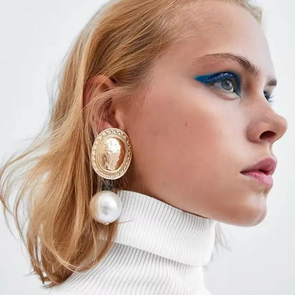 Zara Gold Oval Button Pearl Earrings - Picture 1 of 5
